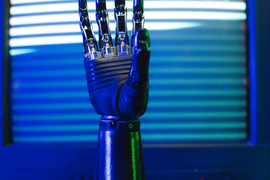 A inteligência artificial cria eficiência — e também novas formas de erro, responsabilidad